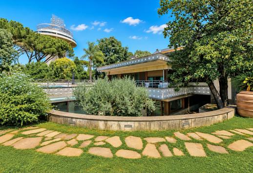 Prestižinė 1160 m² rezidencija per tris lygius garsiajame Romos EUR rajone su penkiais miegamaisiais, penkiais vonios kambariais ir dideliu privačiu parku. Image 4