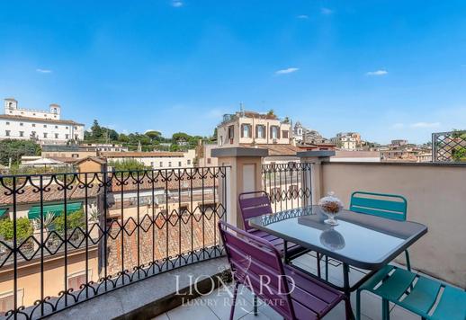 Quinto e sesto piano di un signorile palazzo storico di rara eleganza tra Piazza di Spagna e Piazza del Popolo Image 9
