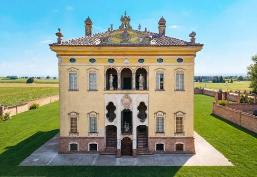 Historische Residenz aus dem 18. Jahrhundert mit 843 m² auf vier Ebenen und monumentalen Freskensälen Image 3