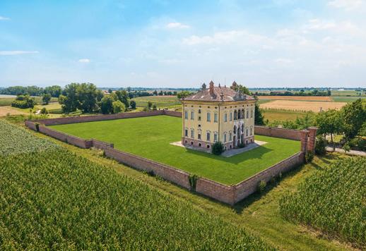 Historische Residenz aus dem 18. Jahrhundert mit 843 m² auf vier Ebenen und monumentalen Freskensälen Image 4