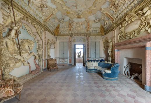 Historische Residenz aus dem 18. Jahrhundert mit 843 m² auf vier Ebenen und monumentalen Freskensälen Image 7