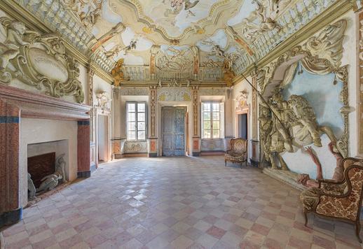 Historische Residenz aus dem 18. Jahrhundert mit 843 m² auf vier Ebenen und monumentalen Freskensälen Image 9