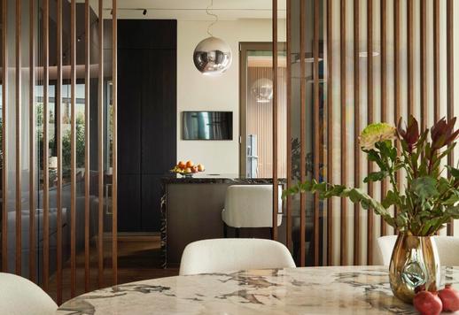 Apartamento de 208 m² en la séptima planta de un edificio de diseño, con una terraza de 74 m², dos suites principales y tres baños. Image 8