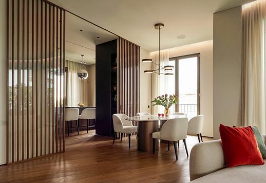 Apartamento de 208 m² en la séptima planta de un edificio de diseño, con una terraza de 74 m², dos suites principales y tres baños. Image 5