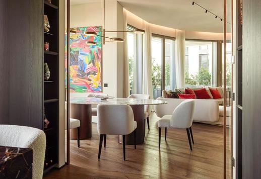 Apartamento de 208 m² en la séptima planta de un edificio de diseño, con una terraza de 74 m², dos suites principales y tres baños. Image 9