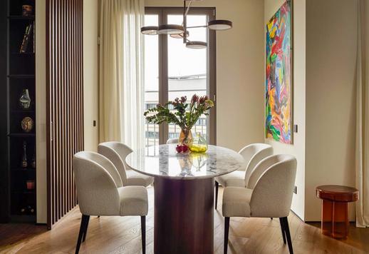 Apartamento de 208 m² en la séptima planta de un edificio de diseño, con una terraza de 74 m², dos suites principales y tres baños. Image 7