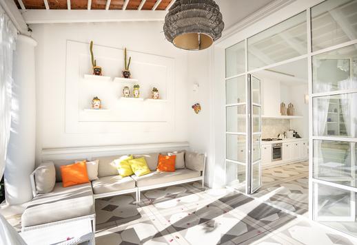 Residencia histórica de 1922 distribuida en 1100 m² en cuatro niveles comunicados por ascensor Image 7