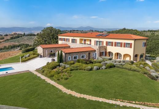 785 m²-es, háromszintes rezidencia uralkodó fekvésben a toszkán Maremma dombjai között Image 3