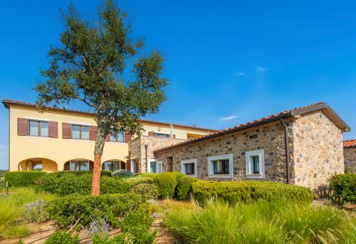 785 m²-es, háromszintes rezidencia uralkodó fekvésben a toszkán Maremma dombjai között Image 9