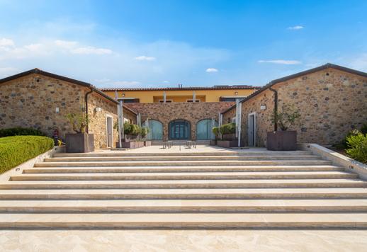 785 m²-es, háromszintes rezidencia uralkodó fekvésben a toszkán Maremma dombjai között Image 6