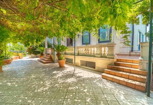 Majestic 1068 sqm property over four levels in Vico Equense, five minutes from the sea Image 8
