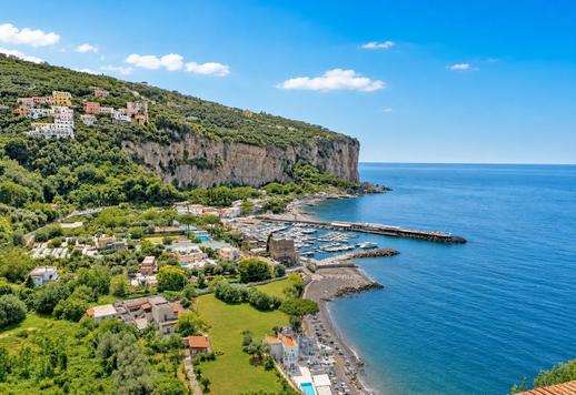 Majestic 1068 sqm property over four levels in Vico Equense, five minutes from the sea Image 3