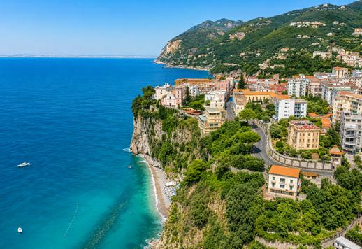 Majestic 1068 sqm property over four levels in Vico Equense, five minutes from the sea Image 1