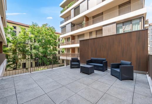 Šiuolaikinio prabangos gyvenimo erdvė: elegantiška Milano rezidencija su baseinu, sporto sale, bendru SPA ir prižiūrėtomis žaliosiomis erdvėmis Image 5