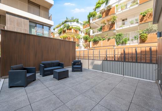 Šiuolaikinio prabangos gyvenimo erdvė: elegantiška Milano rezidencija su baseinu, sporto sale, bendru SPA ir prižiūrėtomis žaliosiomis erdvėmis Image 6