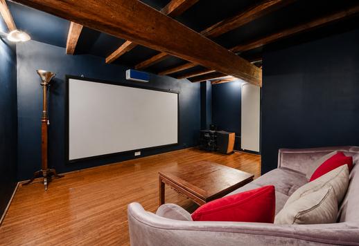 250 sqm first-floor residence with a second independent 60 sqm unit a short distance from the historic centre Image 8