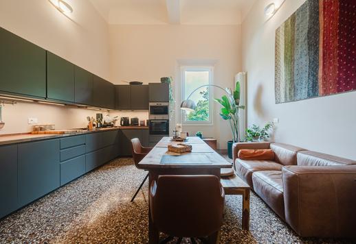 250 sqm first-floor residence with a second independent 60 sqm unit a short distance from the historic centre Image 6
