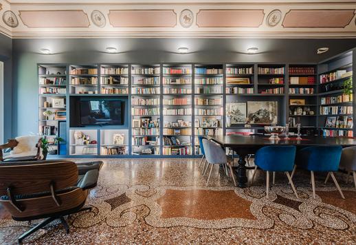 250 sqm first-floor residence with a second independent 60 sqm unit a short distance from the historic centre Image 3