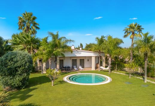 Anwesen mit über 1000 m² auf einem privaten Grundstück von 4 Hektar an der Küste von Santa Margherita di Pula Image 4