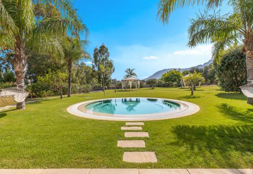 Anwesen mit über 1000 m² auf einem privaten Grundstück von 4 Hektar an der Küste von Santa Margherita di Pula Image 6