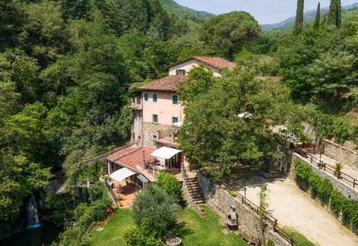 Moulin historique du XVIIe siècle transformé en maison de campagne de 400 m² sur trois niveaux au pied du Pratomagno Image 4