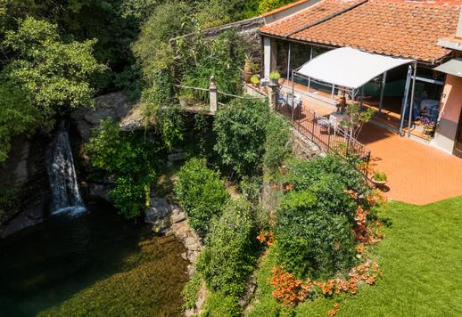 Moulin historique du XVIIe siècle transformé en maison de campagne de 400 m² sur trois niveaux au pied du Pratomagno Image 2
