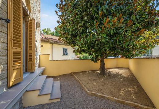 Dimora storica di 500 mq su cinque livelli serviti da ascensore interno con giardino privato di 100 mq Image 6