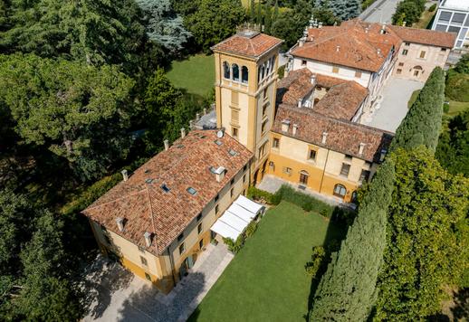 Exklusives Gebäude mit 1150 m² auf drei Ebenen aus der Restaurierung des ehemaligen Getreidespeichers der herrschaftlichen Villa Image 2