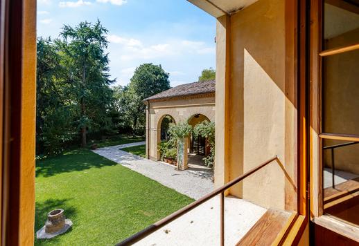 Residenz mit 850 m² auf drei Ebenen, entstanden aus der Wiederherstellung der ehemaligen adeligen Stallungen des Anwesens Image 5
