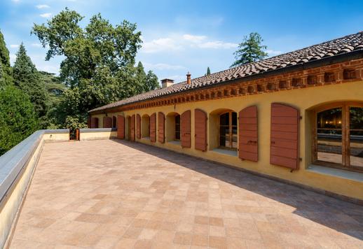 Residenz mit 850 m² auf drei Ebenen, entstanden aus der Wiederherstellung der ehemaligen adeligen Stallungen des Anwesens Image 6