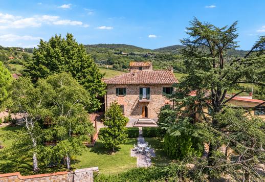 Imposantes Anwesen mit 3624 m² auf zwei Ebenen, 18 Schlafzimmern und 10 Bädern in der prestigeträchtigen Hügel- und Weinlandschaft des Chianti Rufina. Image 8