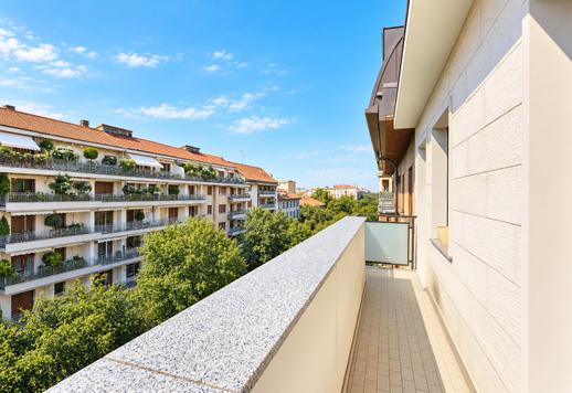 Penthouse prestigieux au dernier étage avec terrasse de 60 m², cheminée, 4 chambres et finitions de luxe, quartier Dateo - Susa - Argonne Image 8