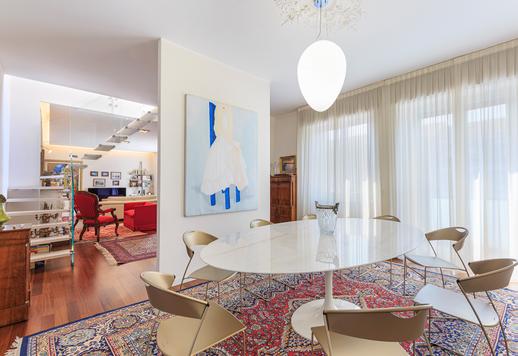 Penthouse prestigieux au dernier étage avec terrasse de 60 m², cheminée, 4 chambres et finitions de luxe, quartier Dateo - Susa - Argonne Image 9