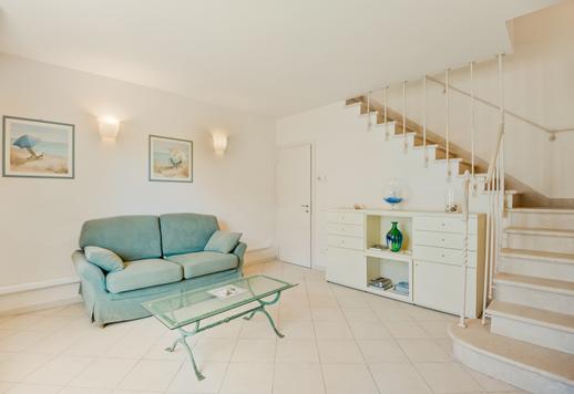 Wyrafinowana nieruchomość o powierzchni 240 m² na dwóch poziomach, z niezależną dépendance, w cenionej zielonej i spokojnej części Forte dei Marmi. Image 8