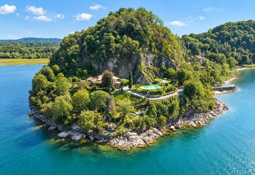 Exclusive 478 sqm historic octagonal residence set on the panoramic cliff of Ispra Image 4