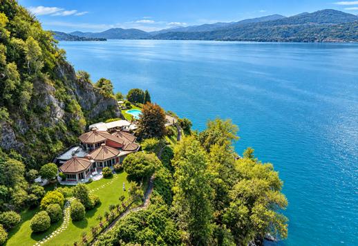 Exclusive 478 sqm historic octagonal residence set on the panoramic cliff of Ispra Image 3