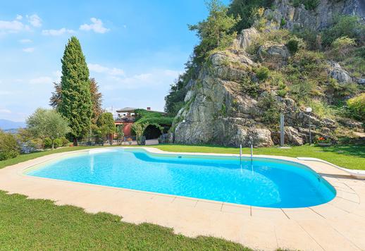 Exclusive 478 sqm historic octagonal residence set on the panoramic cliff of Ispra Image 8