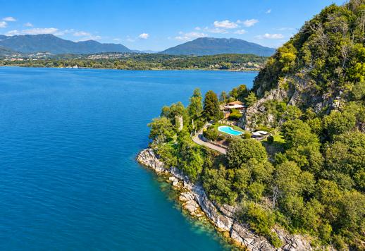 Exclusive 478 sqm historic octagonal residence set on the panoramic cliff of Ispra Image 1