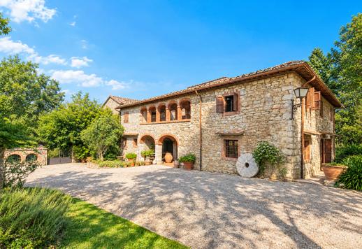 Propriedade de 1877 m² distribuídos por cinco edifícios em cerca de 80 hectares numa das localizações mais prestigiadas do Chianti Classico Image 9