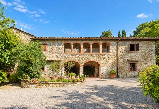 Propriedade de 1877 m² distribuídos por cinco edifícios em cerca de 80 hectares numa das localizações mais prestigiadas do Chianti Classico Image 8