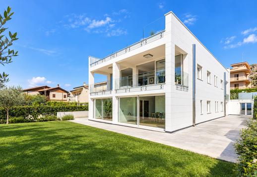 Residenza che si sviluppa su 684 mq con vista mare a 180 gradi sul Canale di Sicilia Image 2