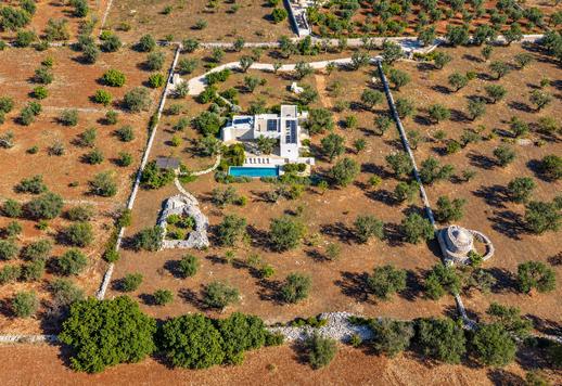 180 sqm designer residence in the rolling countryside of the Upper Salento Image 5