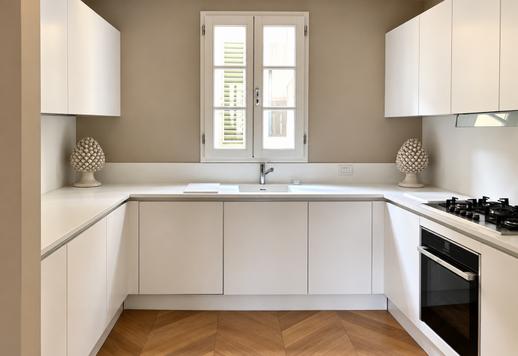 Élégante demeure de 161 m² sur deux niveaux dans un immeuble d'époque finement rénové à quelques pas de Santo Spirito Image 9