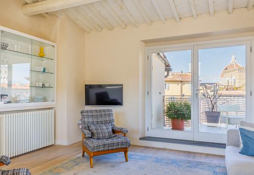 12. yüzyıldan kalma tarihî bir palazzonun son iki katında, prestijli tarihî merkezde 160 m² daire Image 5