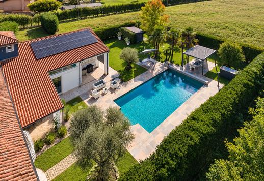 Résidence de 350 m² sur deux niveaux principaux avec espace sous combles à Selvazzano Dentro Image 4