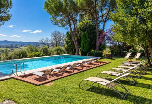Complex of 1000 sqm across four buildings, with a period villa and annexe in the rural setting of Certaldo Image 9