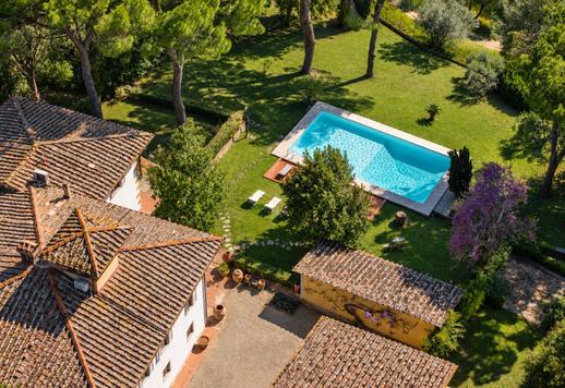 Complex of 1000 sqm across four buildings, with a period villa and annexe in the rural setting of Certaldo Image 6