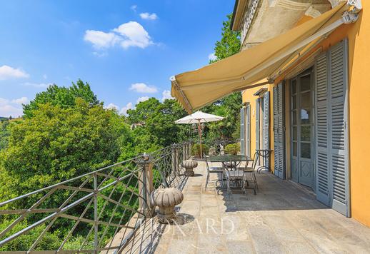 Residenza lombarda di grande charme in posizione panoramica sulla valle di Montevecchia Image 9