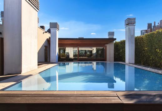 Fine estate with panoramic pool in Milan Image 2
