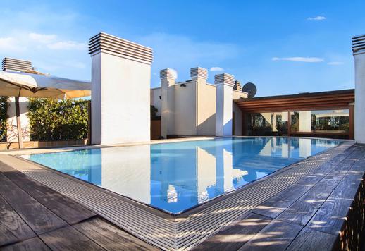 Fine estate with panoramic pool in Milan Image 1